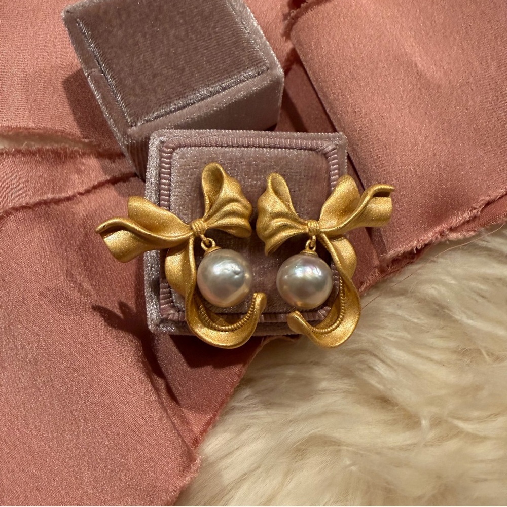 Handmade Gold Bow Pearl Drop Earrings – Natural Freshwater Pearl